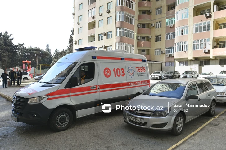 На волоске от смерти: пациентка в Баку ждала скорую помощь более трех часов
