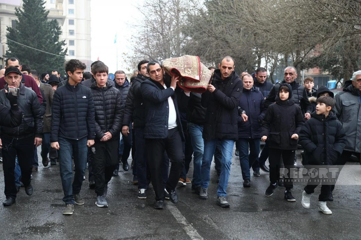 Media.az - Новости Азербайджана - В Баку похоронен подросток, погибший при крушении самолета AZAL в Актау