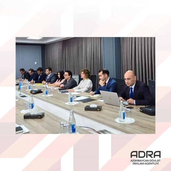 Media.az - Новости Азербайджана - В центре столицы демонтированы тысячи рекламных вывесок, портящих облик исторических зданий