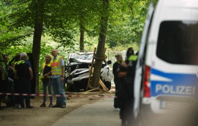 Media.az - Новости Азербайджана - В Германии автомобиль на полной скорости въехал в толпу - один погибший, десятки раненых