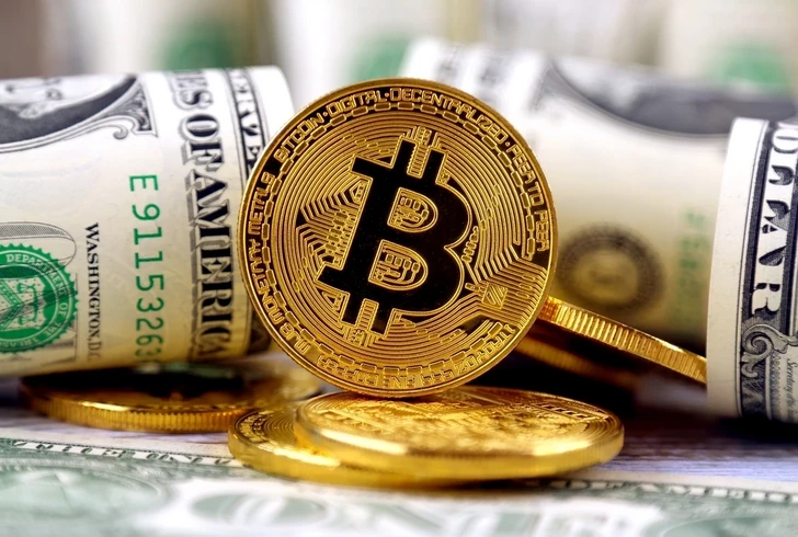 Обвал на криптобирже: биткоин опустился ниже 82 000 долларов