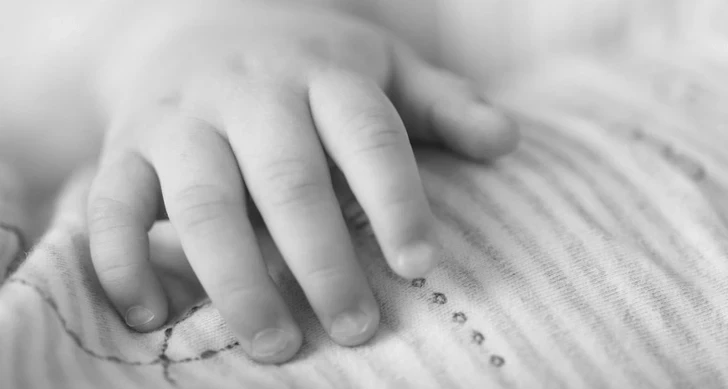 В Баку скончался двухлетний ребёнок