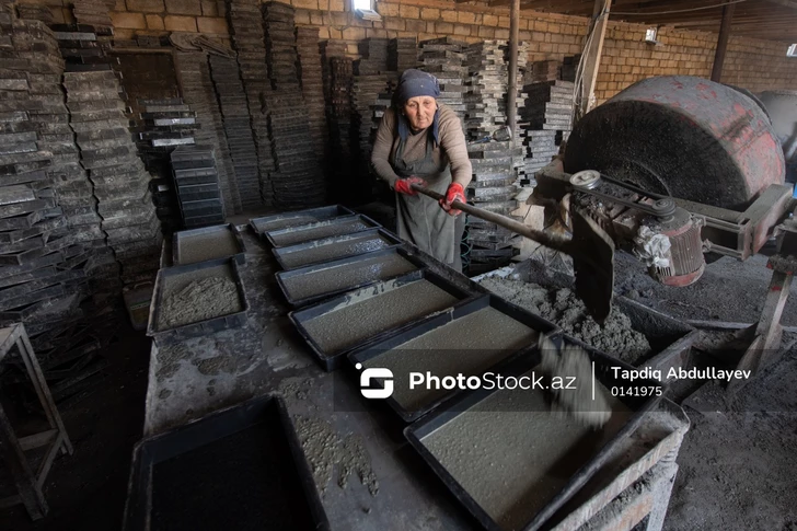 Media.az - Новости Азербайджана - В 65 лет — на тяжелом производстве: история Бюльбюль Бабаевой