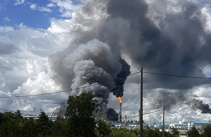 Число погибших в результате пожара на крупном газохимическом комплексе в России возросло