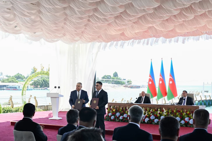 Media.az - Новости Азербайджана - Между президентами Азербайджана и Кыргызстана состоялась церемония обмена документами