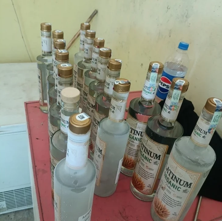 Media.az - Новости Азербайджана - Антисанитария и поддельный алкоголь: в Баку ограничили работу заведения