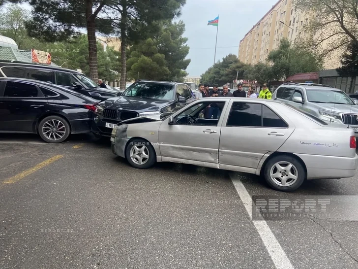 В Сумгайыте произошло массовое ДТП: серьёзно повреждены пять автомобилей