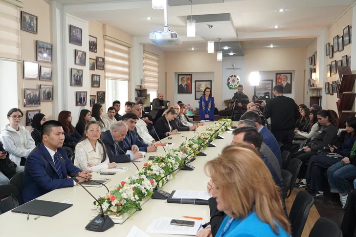 Media.az - Новости Азербайджана - В АУЯ состоялся показ фильма «Один пояс, один путь» о росте влияния Среднего коридора