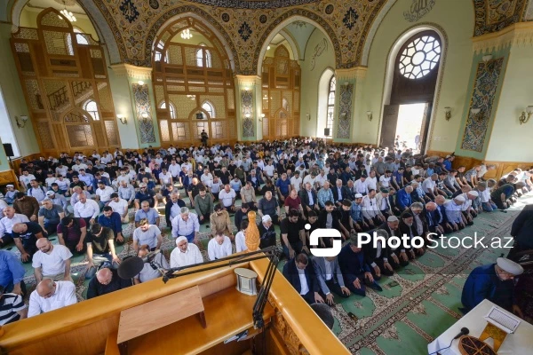 Media.az - Новости Азербайджана - В бакинских мечетях совершается намаз по случаю праздника Гурбан