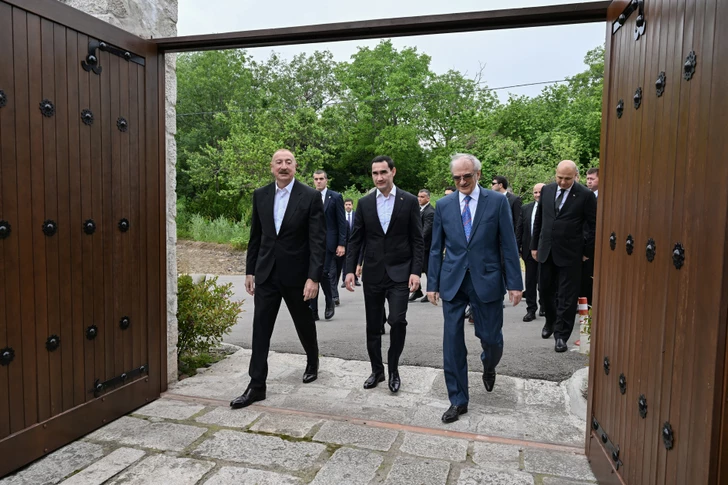 Media.az - Новости Азербайджана - Президенты Азербайджана и Туркменистана побывали в доме-музее Бюльбюля в Шуше