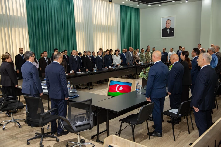 Media.az - Новости Азербайджана - Официальные лица государства и правительства посетили Парк Победы по случаю Дня памяти