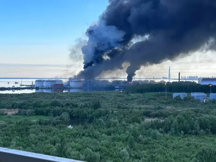 Media.az - Новости Азербайджана - Атака ВСУ на Санкт-Петербург: загорелся нефтяной терминал, есть пострадавшие