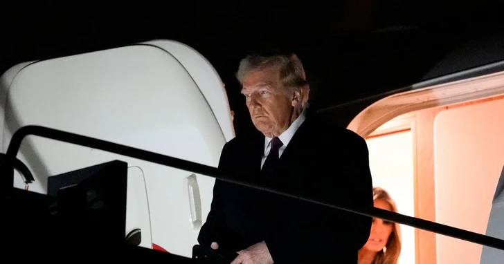 Раскрыта причина, по которой Трамп сменил самолет во время визита в Турцию