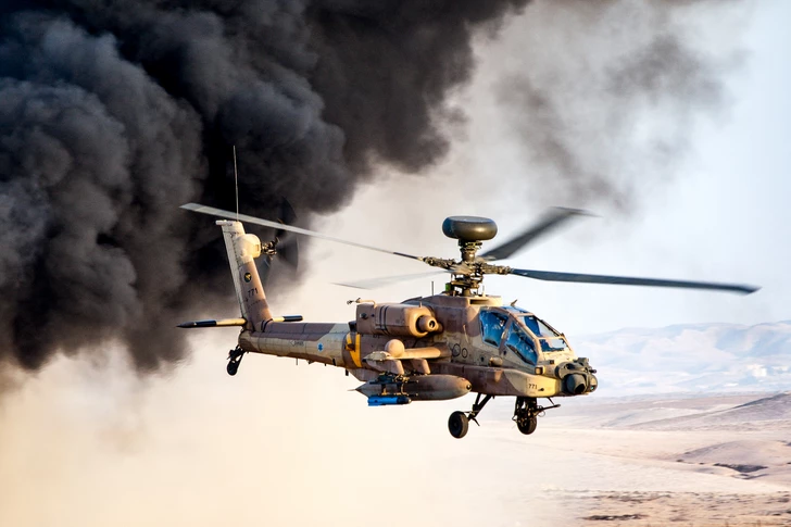 В Ормузском проливе разбился американский вертолет AH-64 Apache - заявление Трампа
