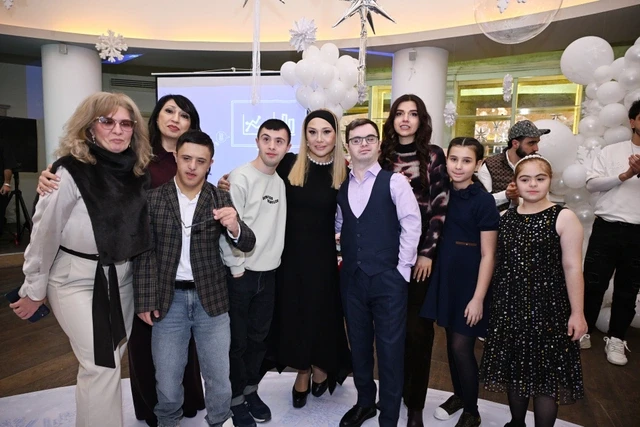 Media.az - Новости Азербайджана - Лейла Алиева, Арзу Алиева и Алена Алиева приняли участие в детском праздничном торжестве