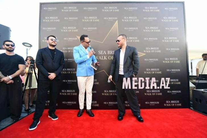 Media.az - Новости Азербайджана - Керем Бюрсин получил именную звезду на Sea Breeze Walk of Fame