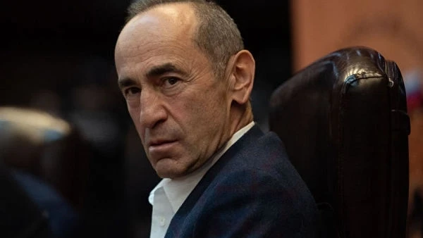 Роберту Кочаряну продлили арест еще на два месяца