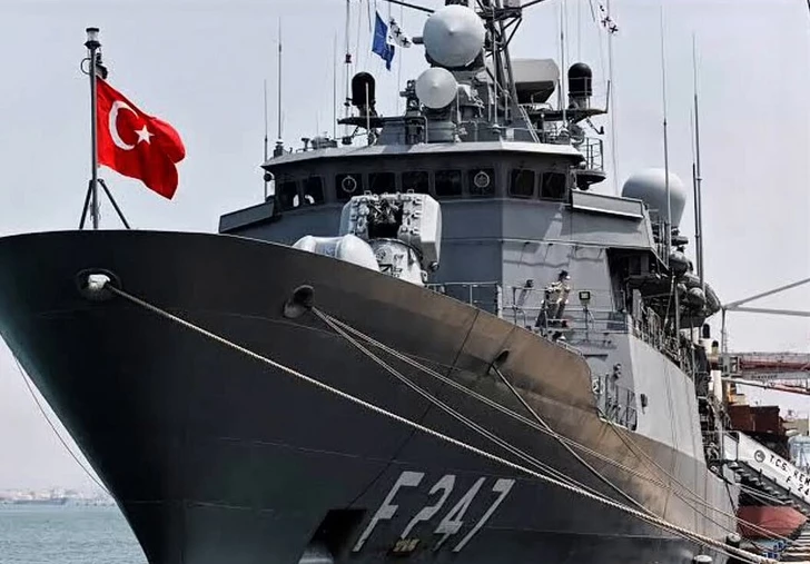 Турецкий фрегат TCG İstanbul совершил исторический визит в Сирию спустя 15 лет