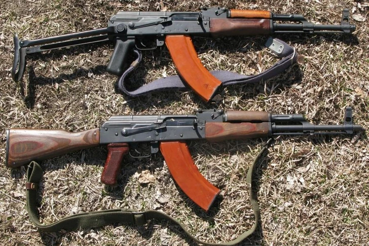 В Азербайджане за сутки полиция изъяла автомат, три пистолета и 11 ружей