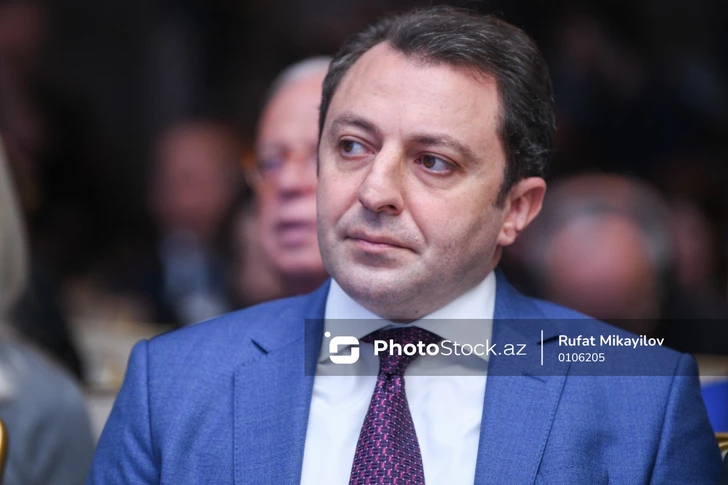 Замглавы МИД Азербайджана высоко оценил решение Казахстана по проекту трансфера «зеленой» энергии