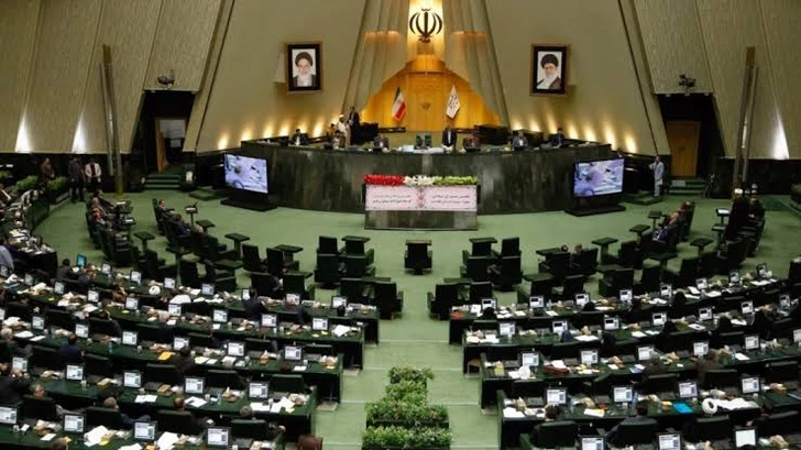 В парламент Ирана внесли законопроект об управлении Ормузским проливом
