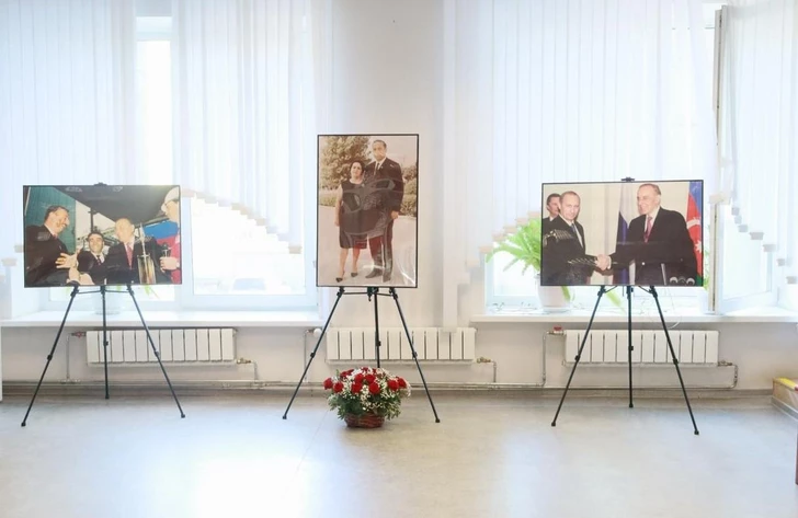 Media.az - Новости Азербайджана - В Екатеринбурге состоялась фотовыставка, посвященная 102-й годовщине со дня рождения Гейдара Алиева