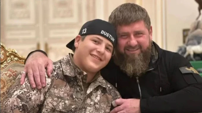Кадыров опубликовал видео с сыном на фоне разговоров об аварии. Выяснилось, что его сняли до ДТП