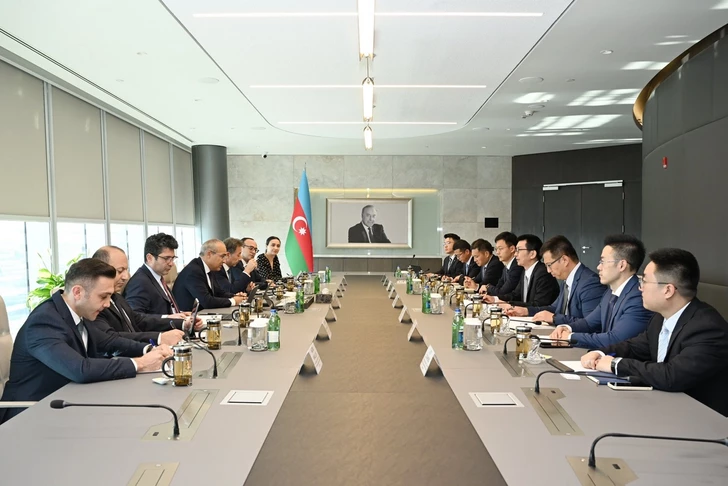 Микаил Джаббаров встретился с председателем компании PowerChina Resources Ltd.