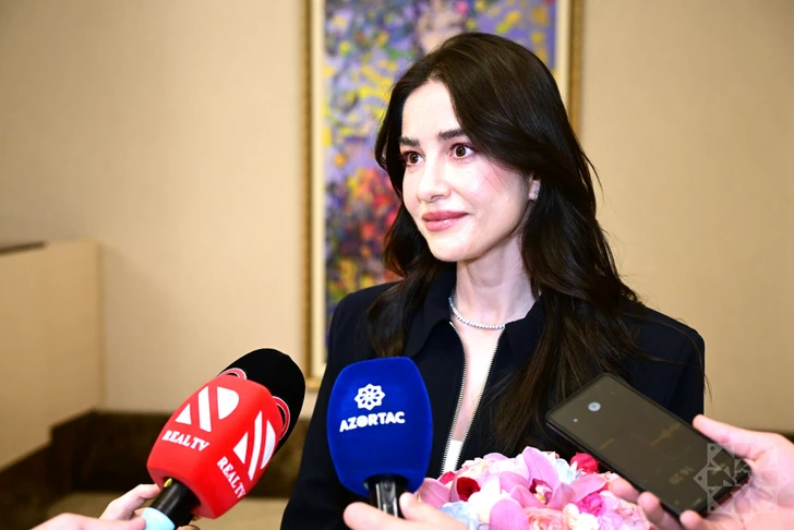 Media.az - Новости Азербайджана - Известная турецкая актриса прибыла в Баку на премьеру фильма «44»
