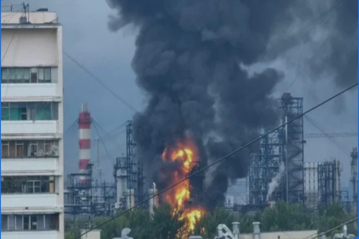 Беспилотники атаковали Московский нефтеперерабатывающий завод