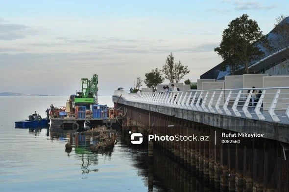 В Баку начали поднимать со дна моря останки затонувших судов - ФОТОРЕПОРТАЖ