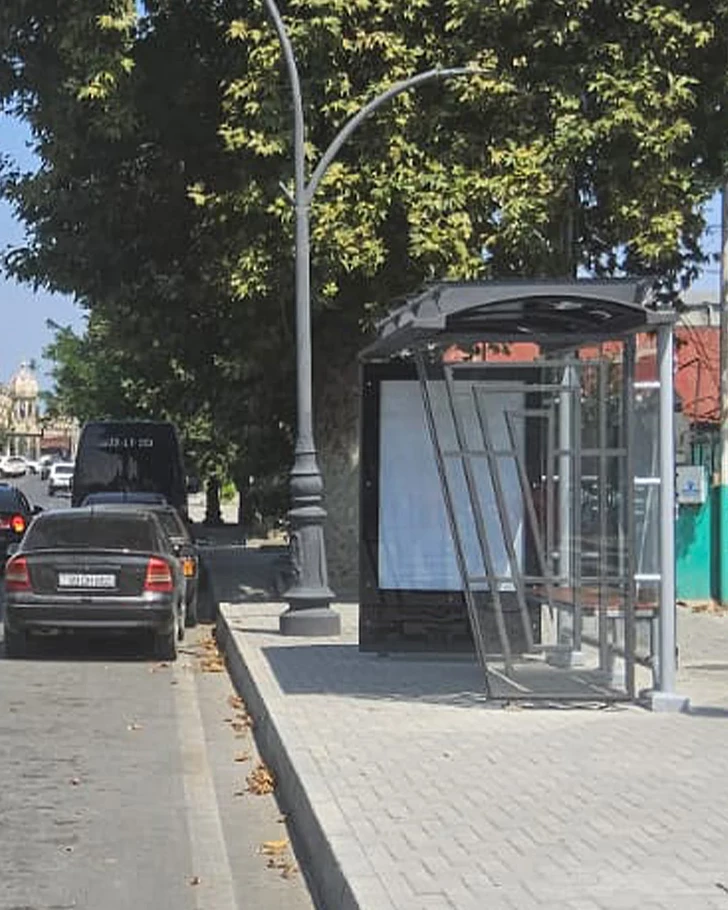 AYNA устанавливает новые остановочные павильоны в Хачмазском районе