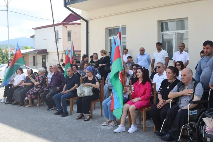 В агдеринское село Ашагы Оратаг переселились еще 12 жителей в составе двух семей