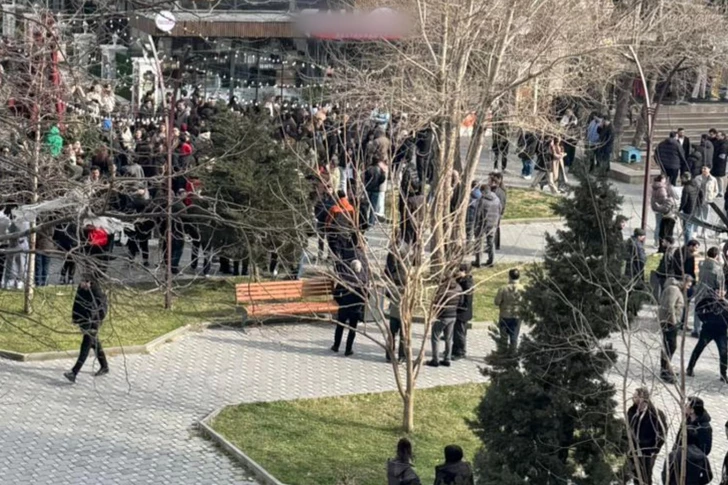 Почему людей эвакуировали из Red Plaza в Баку?