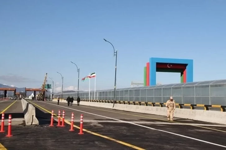Иран и Азербайджан переходят на круглосуточный таможенный режим