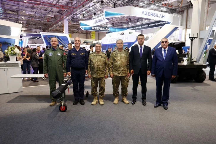 Агиль Гурбанов встретился на полях ADEX-2026 с представителями оборонных ведомств Турции и Латвии