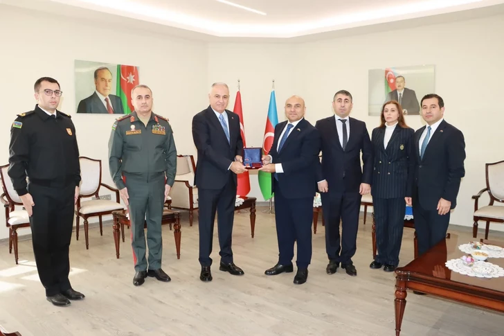 Экс-глава Генштаба ВС Турции награжден медалью Азербайджана