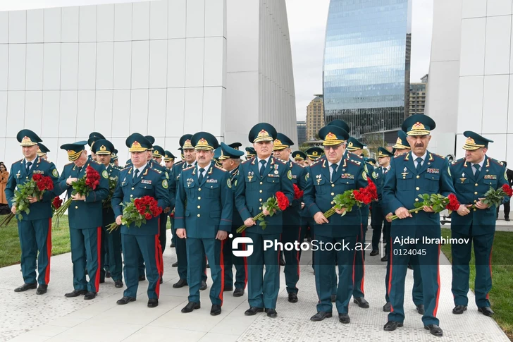 Media.az - Новости Азербайджана - Официальные лица государства и правительства посетили Парк Победы по случаю Дня памяти