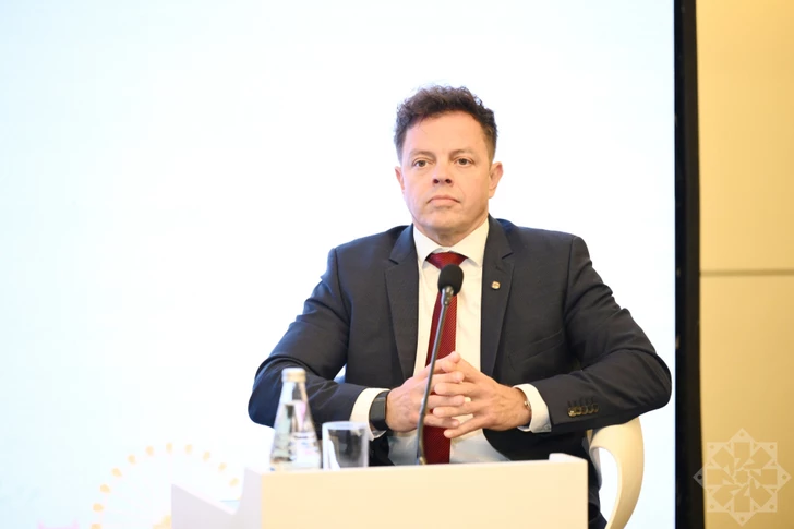 Media.az - Новости Азербайджана - В рамках международной конференции в Баку рассмотрели роль ИИ в развитии фармпроизводства