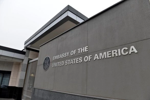 Посольство США в Азербайджане рекомендует своим гражданам немедленно покинуть Иран