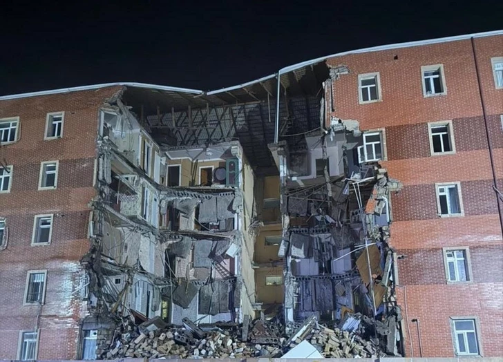 В Гёранбое обрушился блок пятиэтажного жилого дома: стало известно о состоянии пострадавших