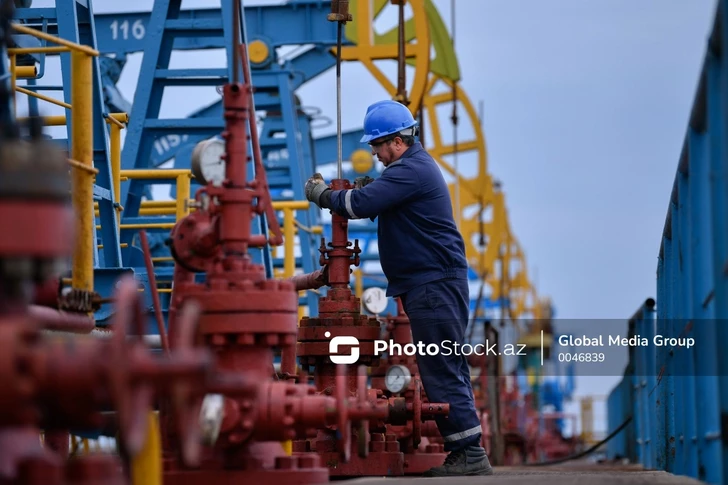 Министр экономики поздравил нефтяников с профессиональным праздником