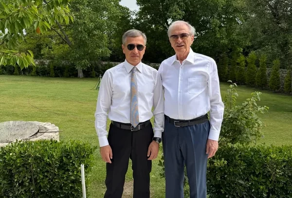Анар Алакбаров поделился фотографиями из дома-музея Бюльбюля в Шуше