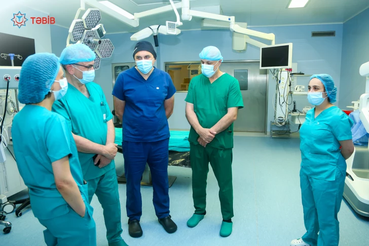 Media.az - Новости Азербайджана - В Yeni Klinika прошел консилиум с участием азербайджанского хирурга из США