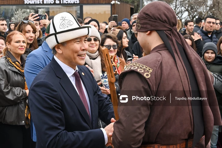 Media.az - Новости Азербайджана - Посольство Кыргызстана организовало ярмарку в честь Новруза в историческом центре Баку