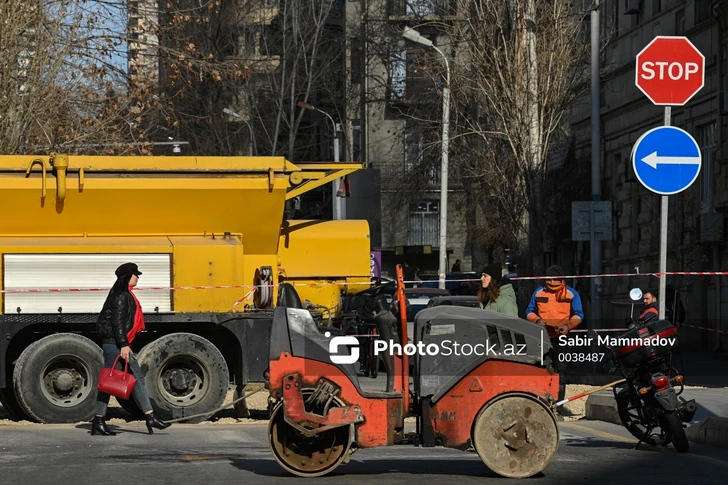В Баку завершен ремонт еще трех участков дорог