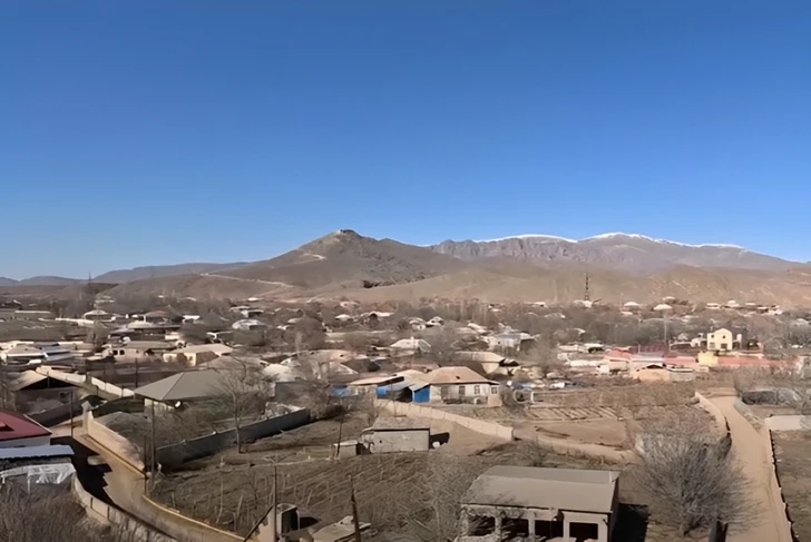 Каждый день под пулями: как живет село Гараагадж на условной границе с Арменией