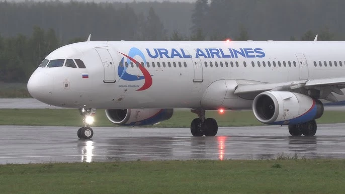 Рейсы Ural Airlines между Россией и Азербайджаном задержаны на часы - ПРИЧИНА