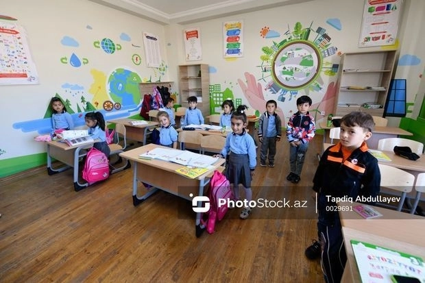 В Баку созданы новые альтернативные центры для регистрации детей в первый класс