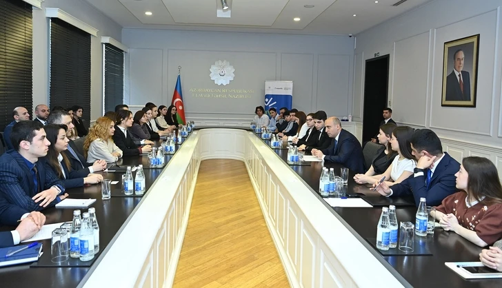 Министр науки и образования встретился с участниками Maarifçi
